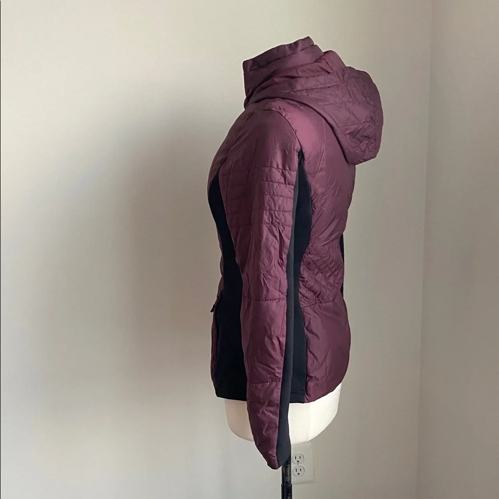 Champion Quilted Jacket Full Zip Womens Sz Medium Purple and Black Hooded